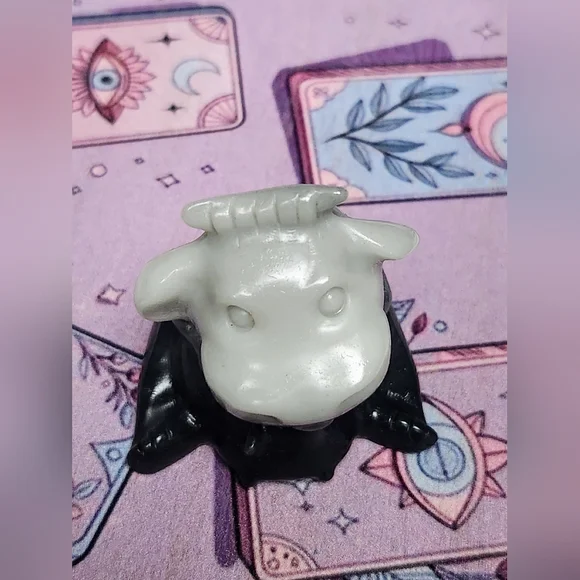 Natural Carved Tai Chi Jasper Cow,Crystal Highland,Crystal Animal. - Picture 4 of 7